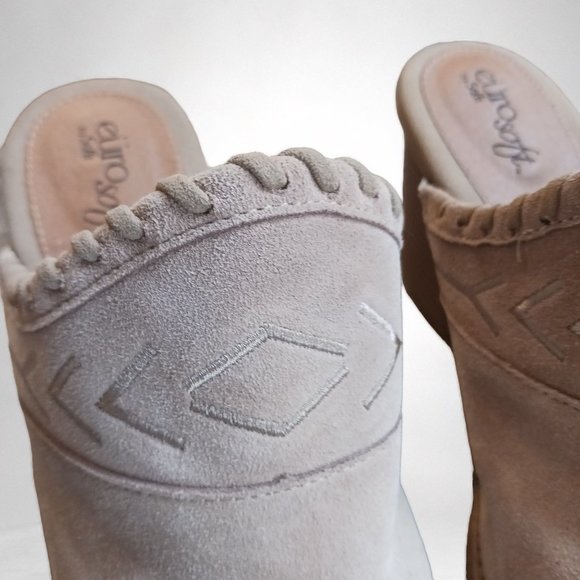 Sofft Euro Soft Sandy Tan Suede Block Heel Clogs Slip On Mules Size 10M - Picture 13 of 16